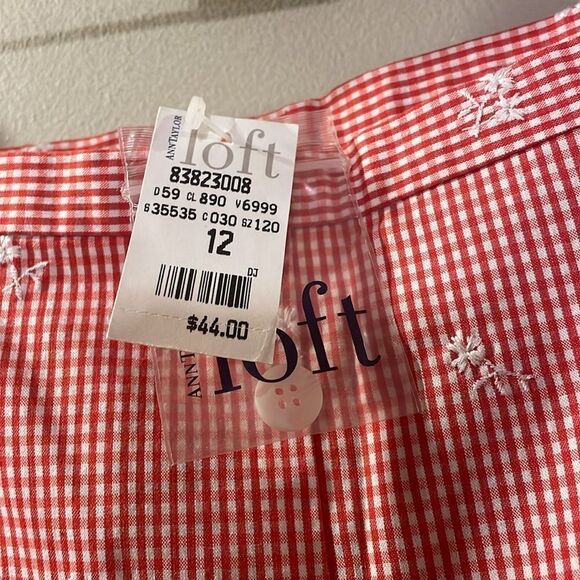 NWT LOFT Capri’s - Picture 2 of 9